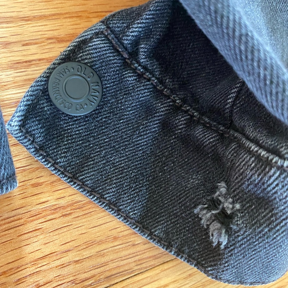Old Navy • Women’s Jean Jacket - Picture 7 of 9